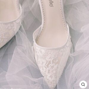 Bella Belle IVY Floral Embroidered Lace Flats for Wedding with Pearls size 9